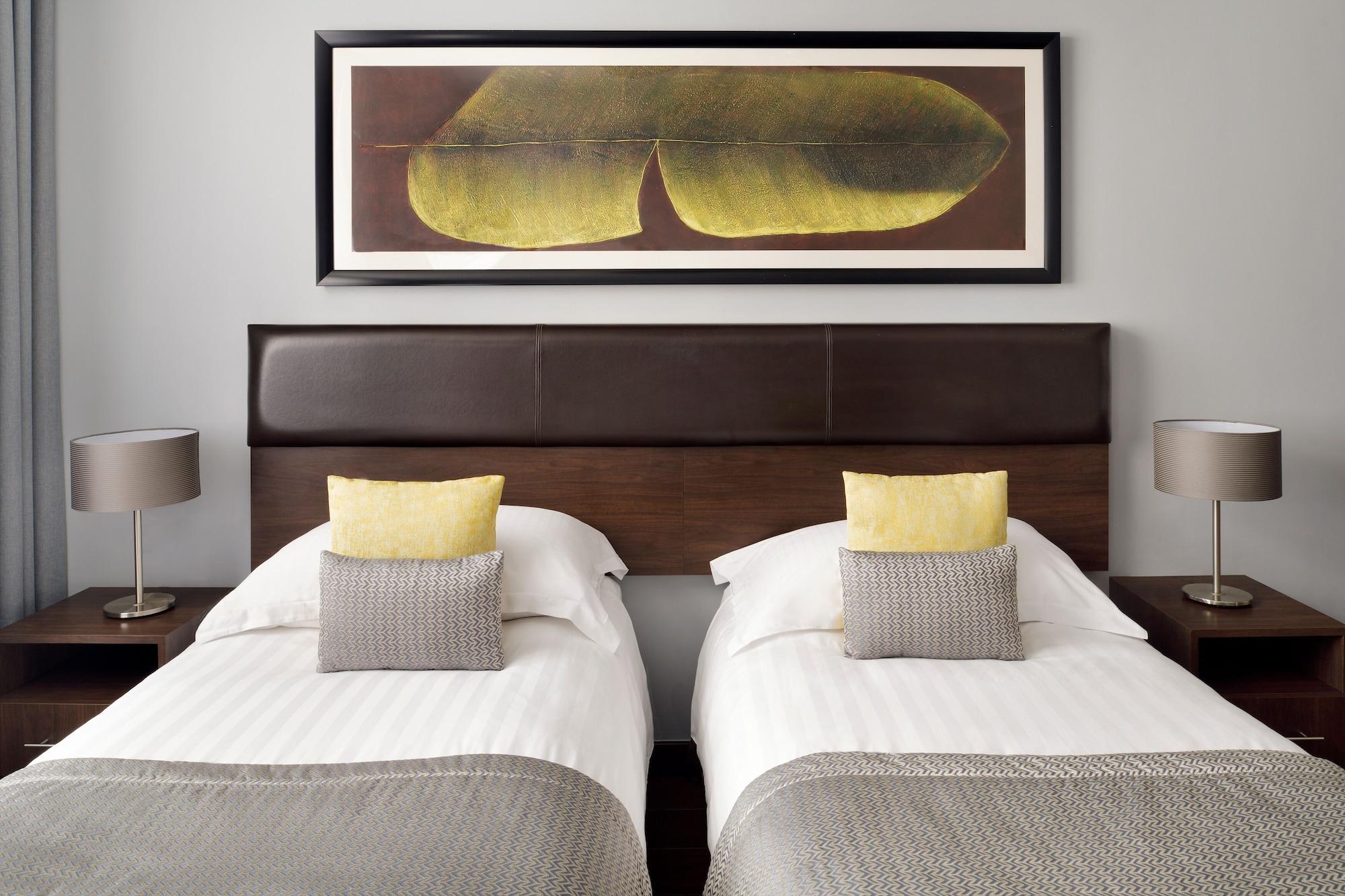 Moevenpick Hotel Apartments Al Mamzar Dubai Exterior foto Artwork by David Ascoli