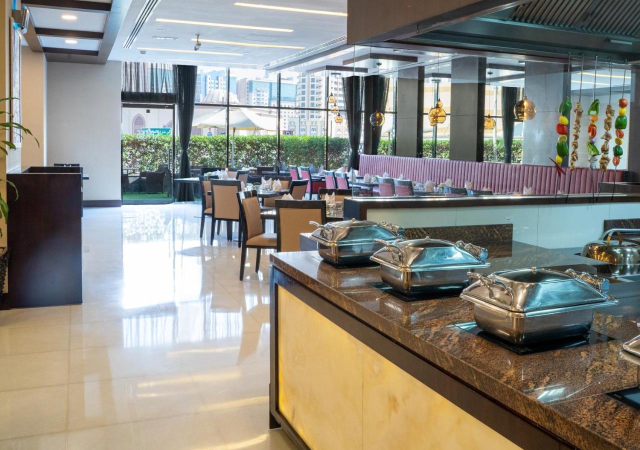 Moevenpick Hotel Apartments Al Mamzar Dubai Exterior foto The restaurant